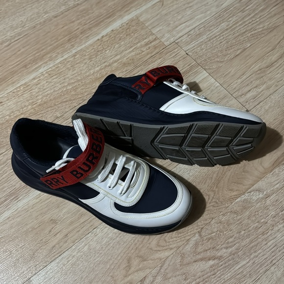 Mens Burberry sneaker - Picture 4 of 4